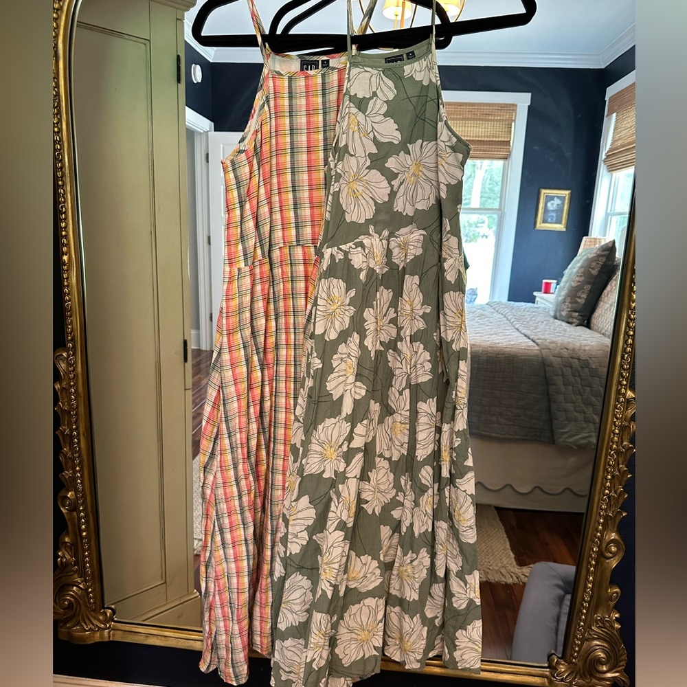 Set of 2 Gap women’s halter style dresses size small